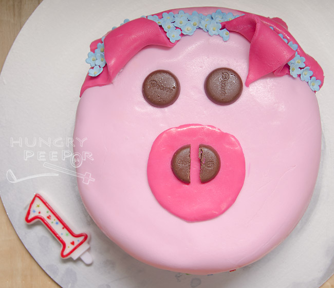 Piggy Birthday Cake